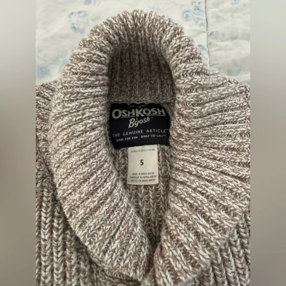 OshKosh B'gosh Taupe Cardigan Sweater Size five little kids like new
